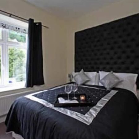 Space Boutique B&B - With Free Private Car Park Llandudno Exterior photo