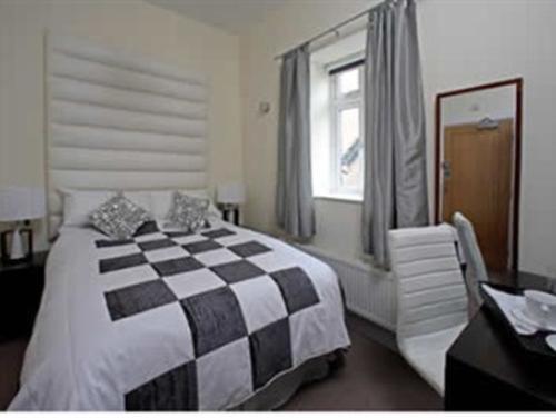 Space Boutique B&B - With Free Private Car Park Llandudno Exterior photo